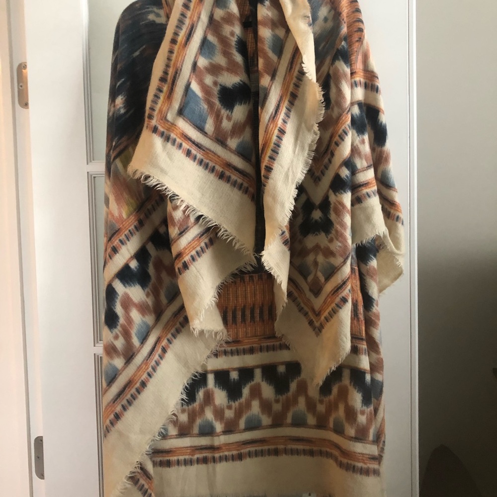Altar’d state wrap. - Picture 2 of 2